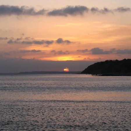 Nice And Relaxing Close To Beach Semesterbostad